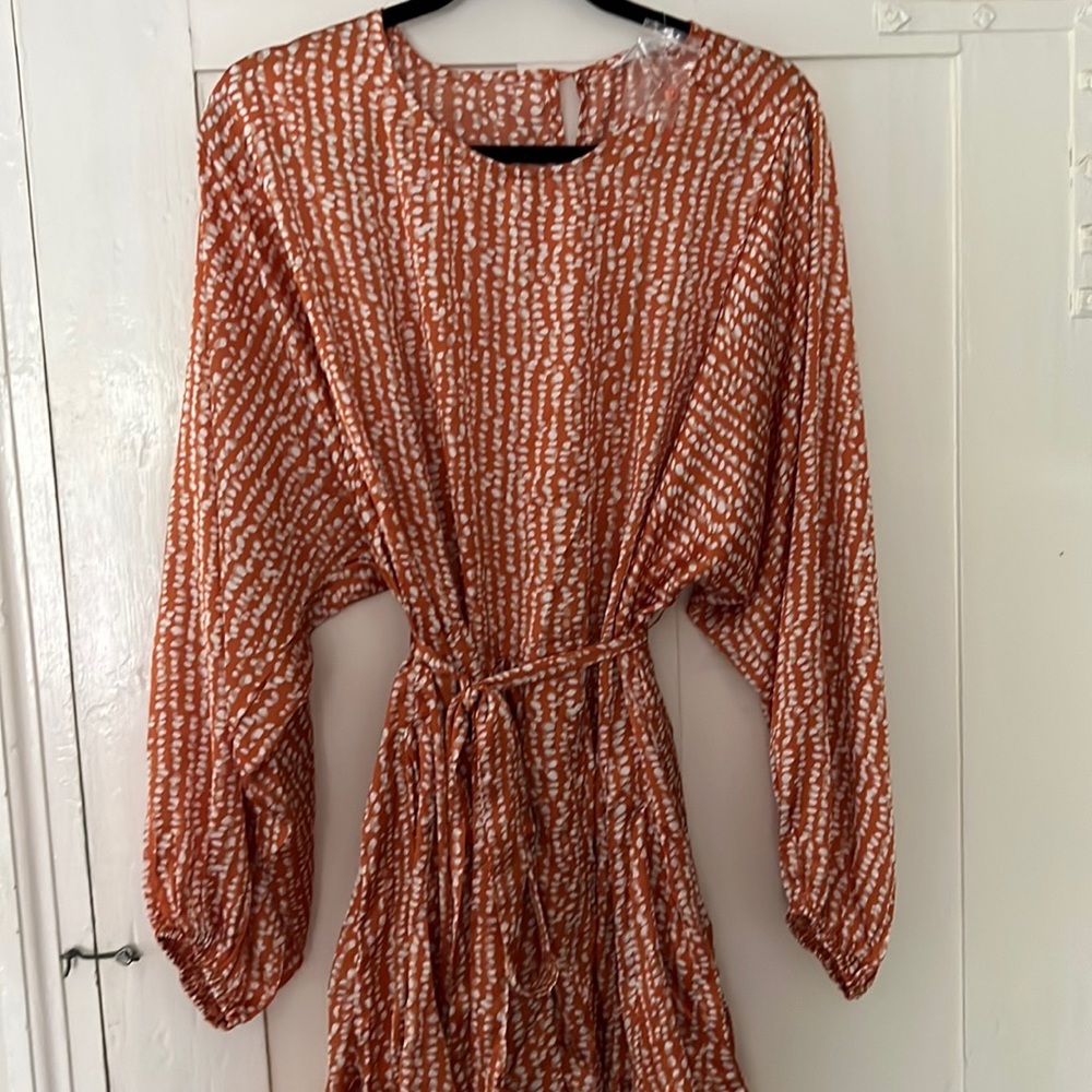 NWOT orange talulah satin flowy dress